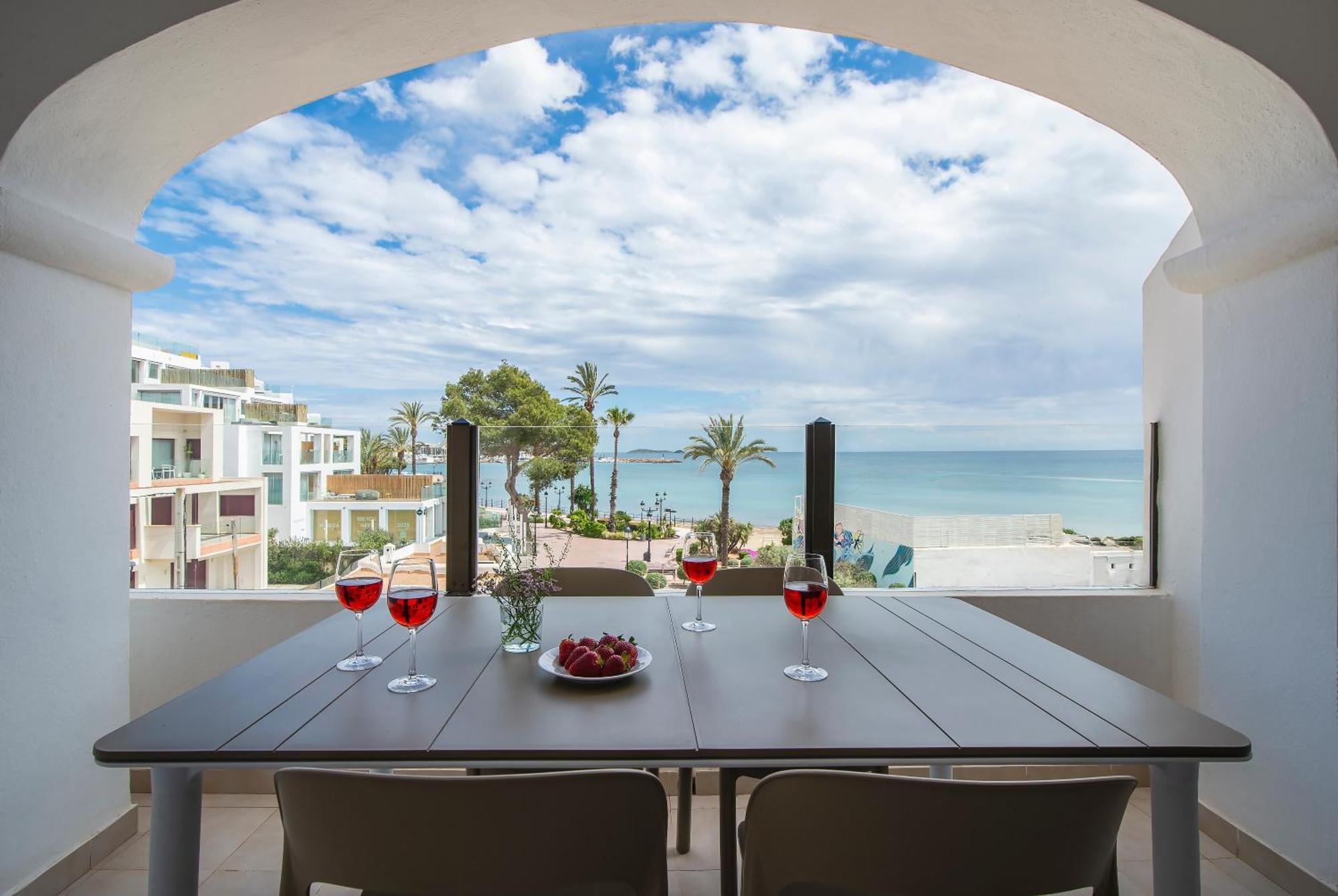 Pierre & Vacances Ros Ibiza Santa Eularia des Riu Exterior photo